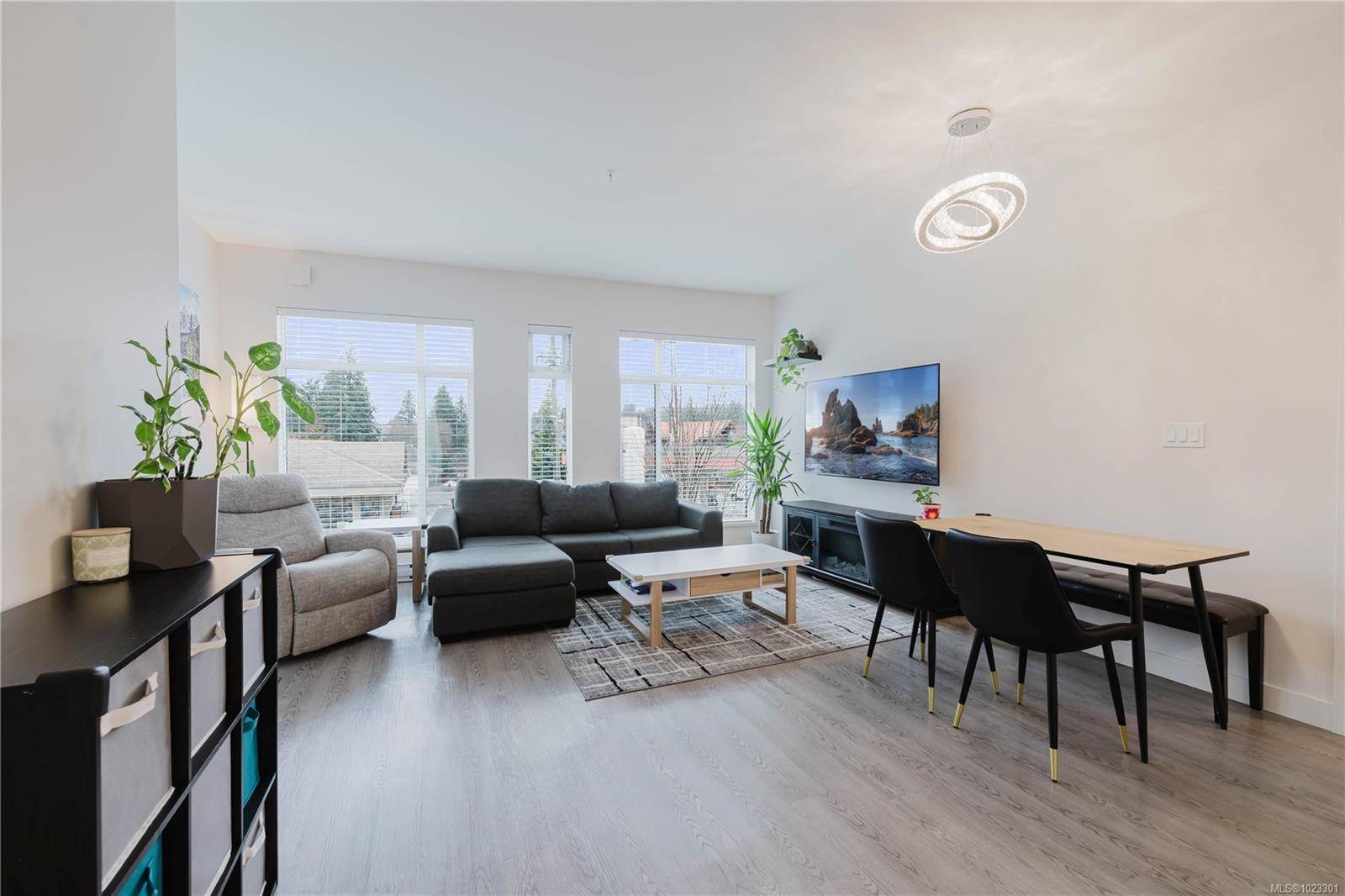 Langford, BC V9B 0X7,707 Treanor Ave #202