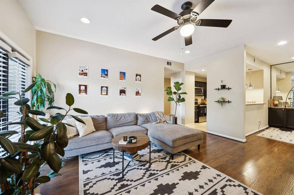 Dallas, TX 75231,8601 Park Lane #726