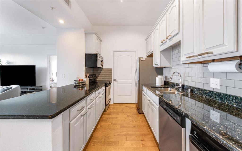 Dallas, TX 75219,3225 Turtle Creek Boulevard #1906