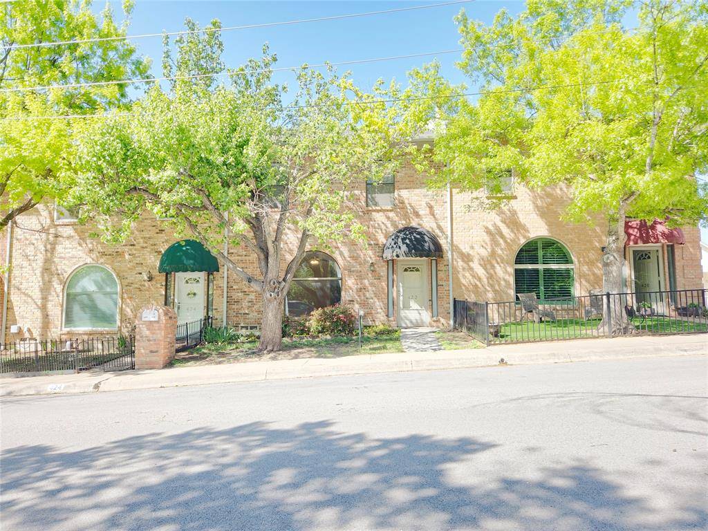 Weatherford, TX 76086,422 W Oak Street