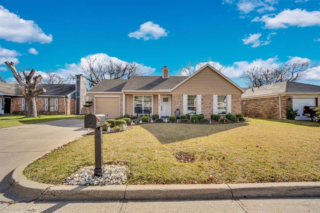 Arlington, TX 76018,1702 Fieldstone Court