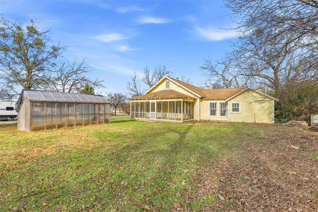 Meridian, TX 76665,403 E Morgan