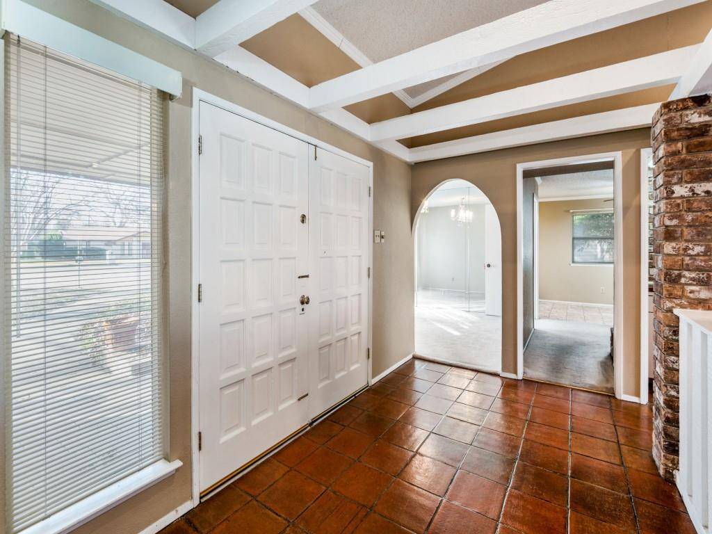 Dallas, TX 75248,7717 El Padre Lane