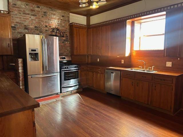 Waxahachie, TX 75165,415 W Franklin