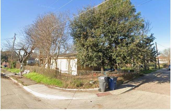 Dallas, TX 75212,1402 McBroom Street