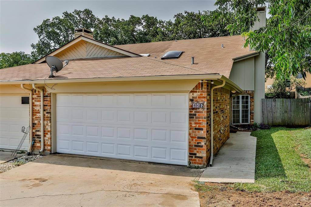 Euless, TX 76040,116 Main Place