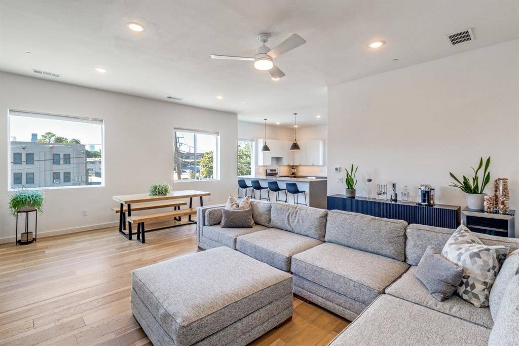 Dallas, TX 75204,1536 Holly Avenue #106