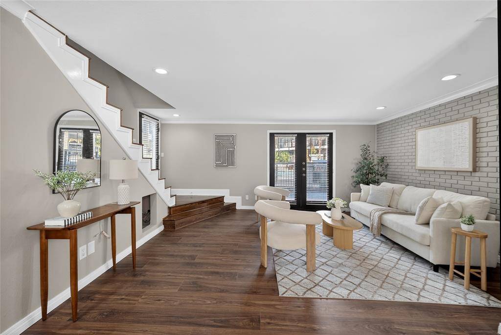 Dallas, TX 75230,10109 Regal Park Lane #117