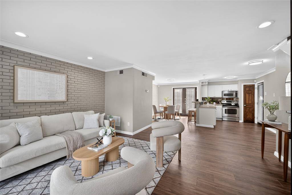 Dallas, TX 75230,10109 Regal Park Lane #117