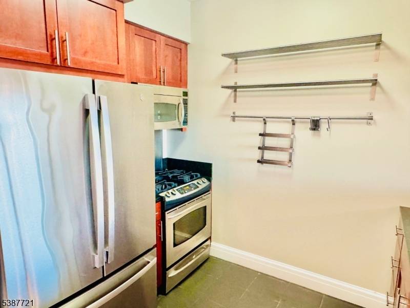 New Brunswick City, NJ 08901,1 Spring St #1806