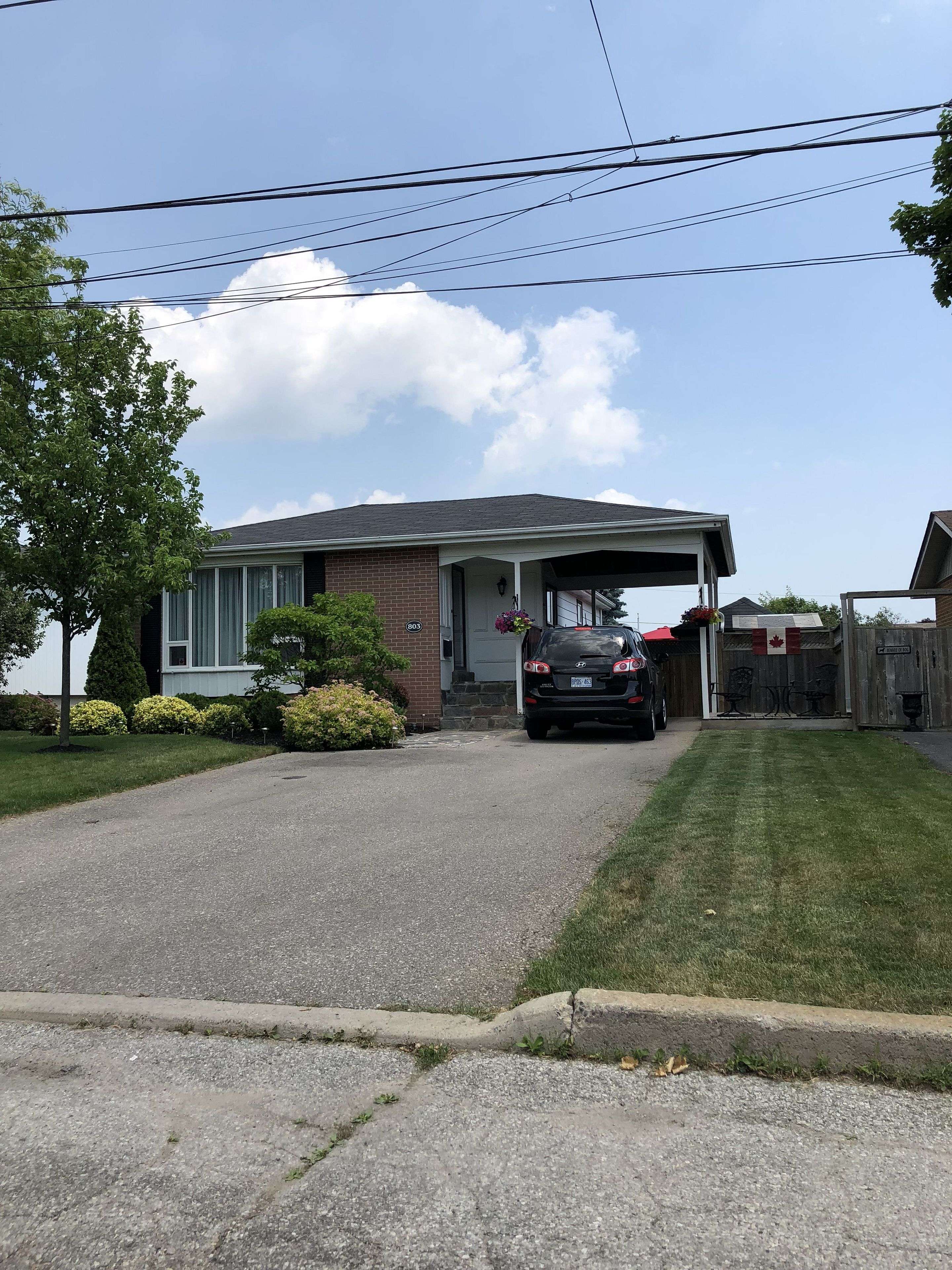 Pickering, ON L1W 2V9,803 Oliva ST