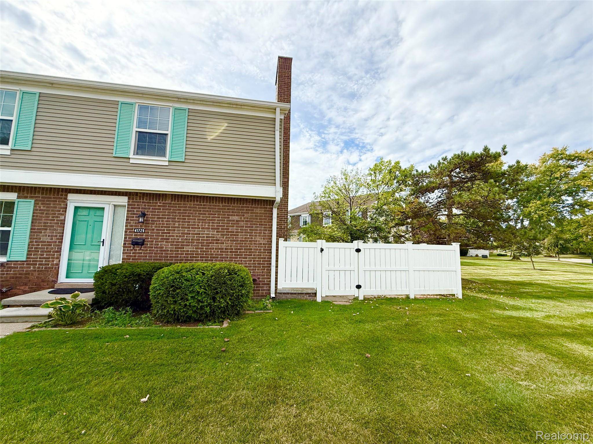 Novi, MI 48167,41729 Broquet DR