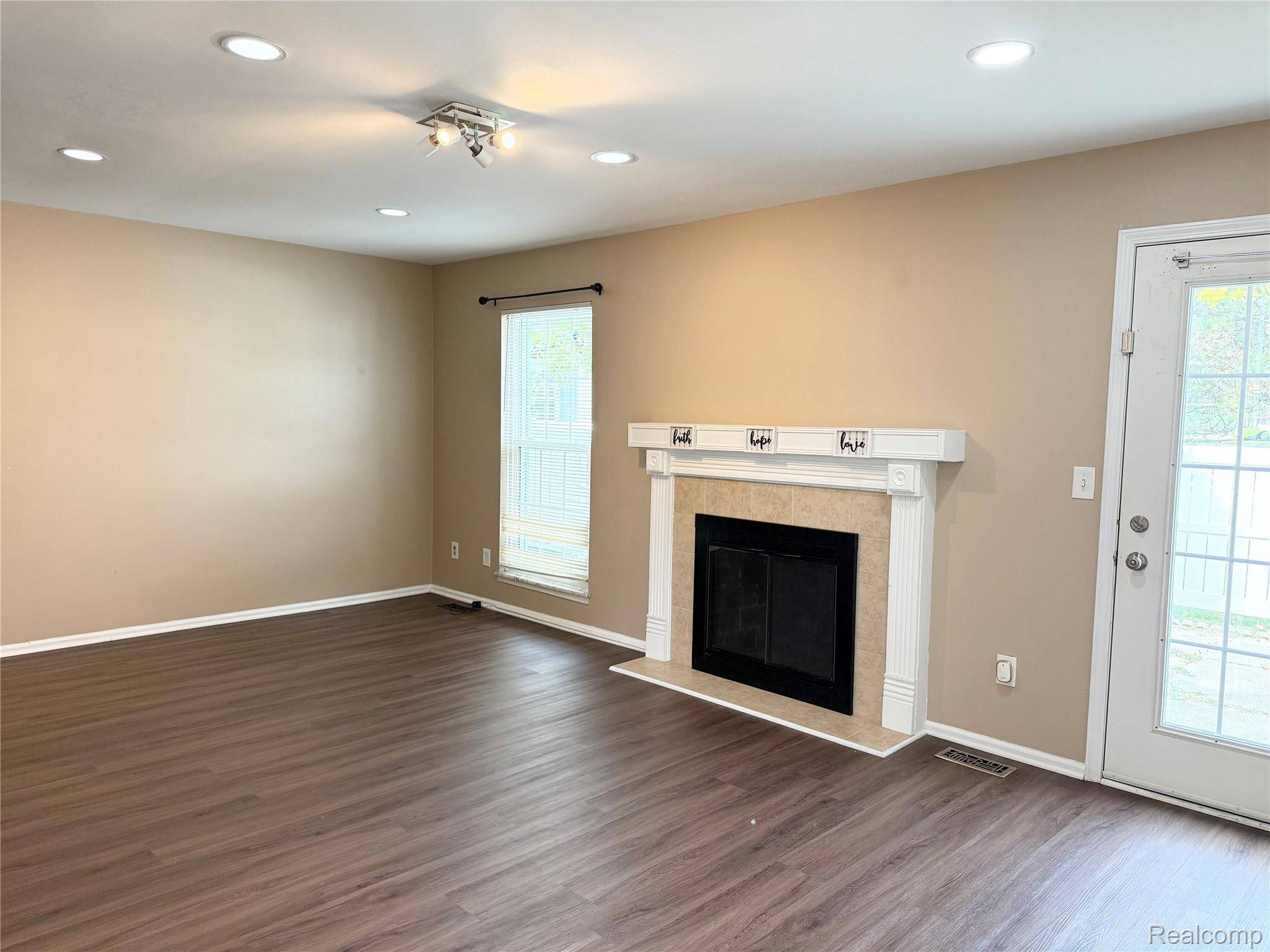 Novi, MI 48167,41729 Broquet DR