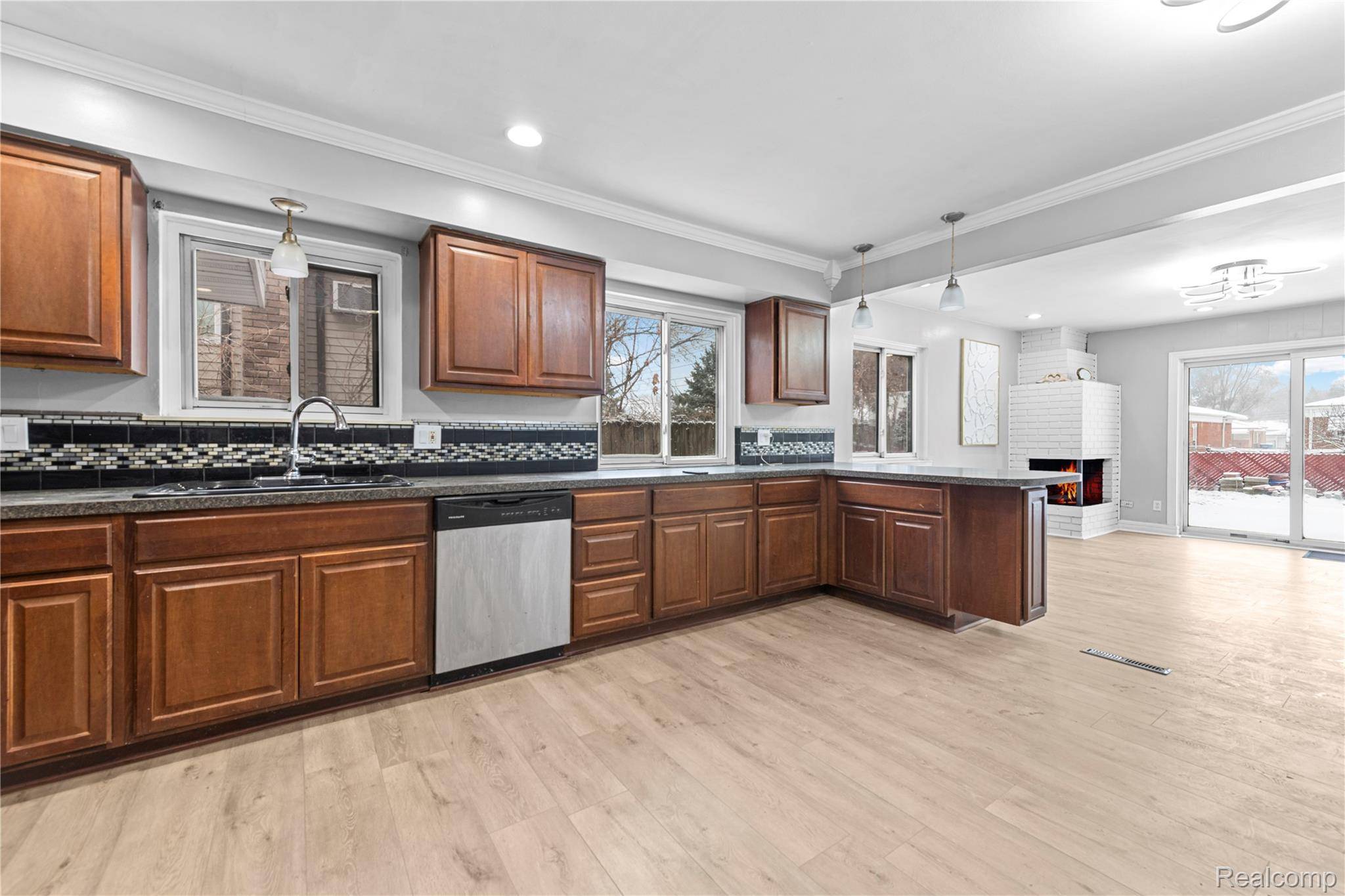 Warren, MI 48091,26202 Virginia DR