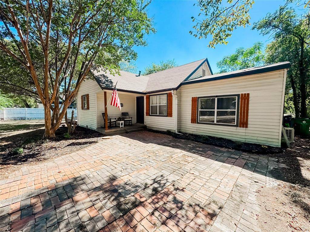 Waxahachie, TX 75165,212 Penn Street