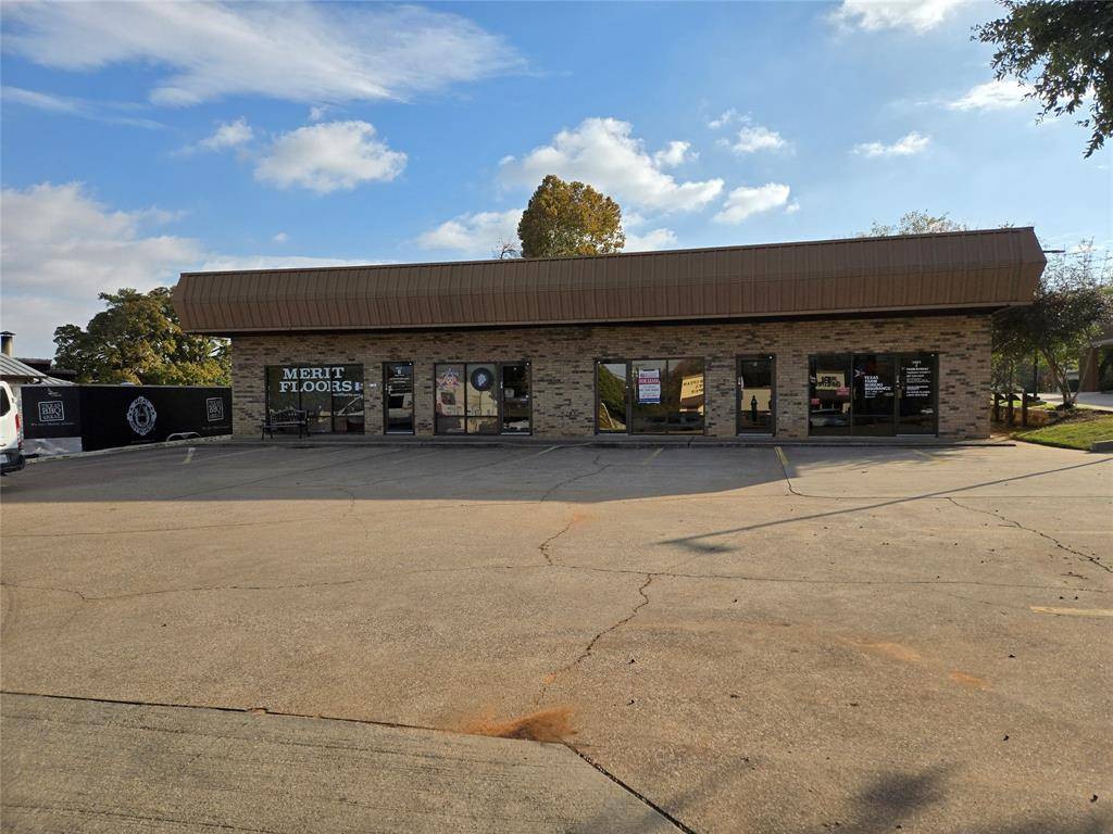 Grapevine, TX 76051,1001 W Northwest Hwy Parkway