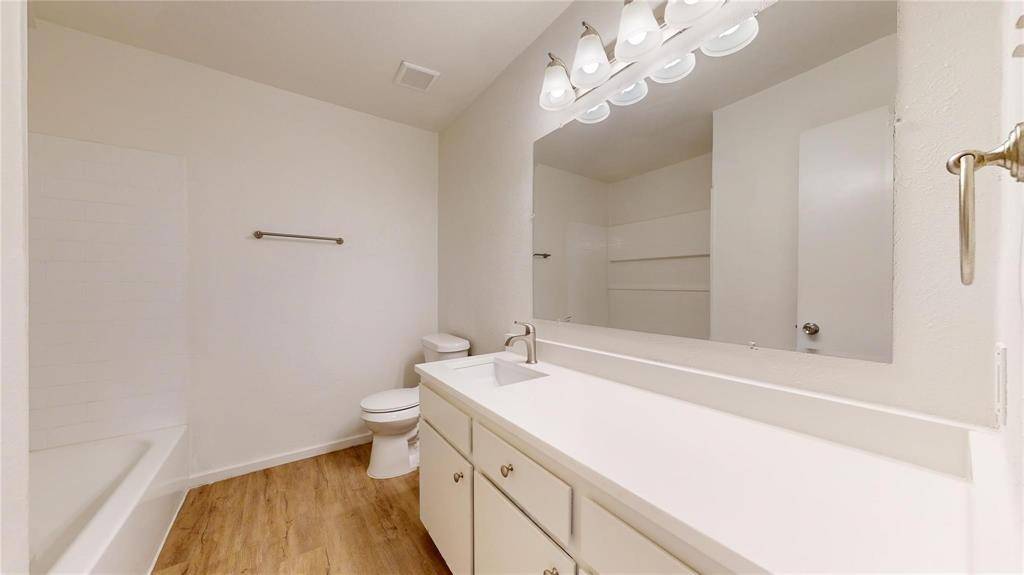 Fort Worth, TX 76116,7700 Chapin Road #1