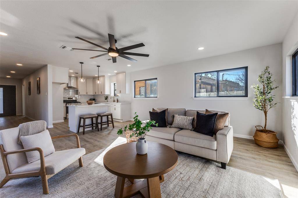 Dallas, TX 75211,3719 Dutton Drive