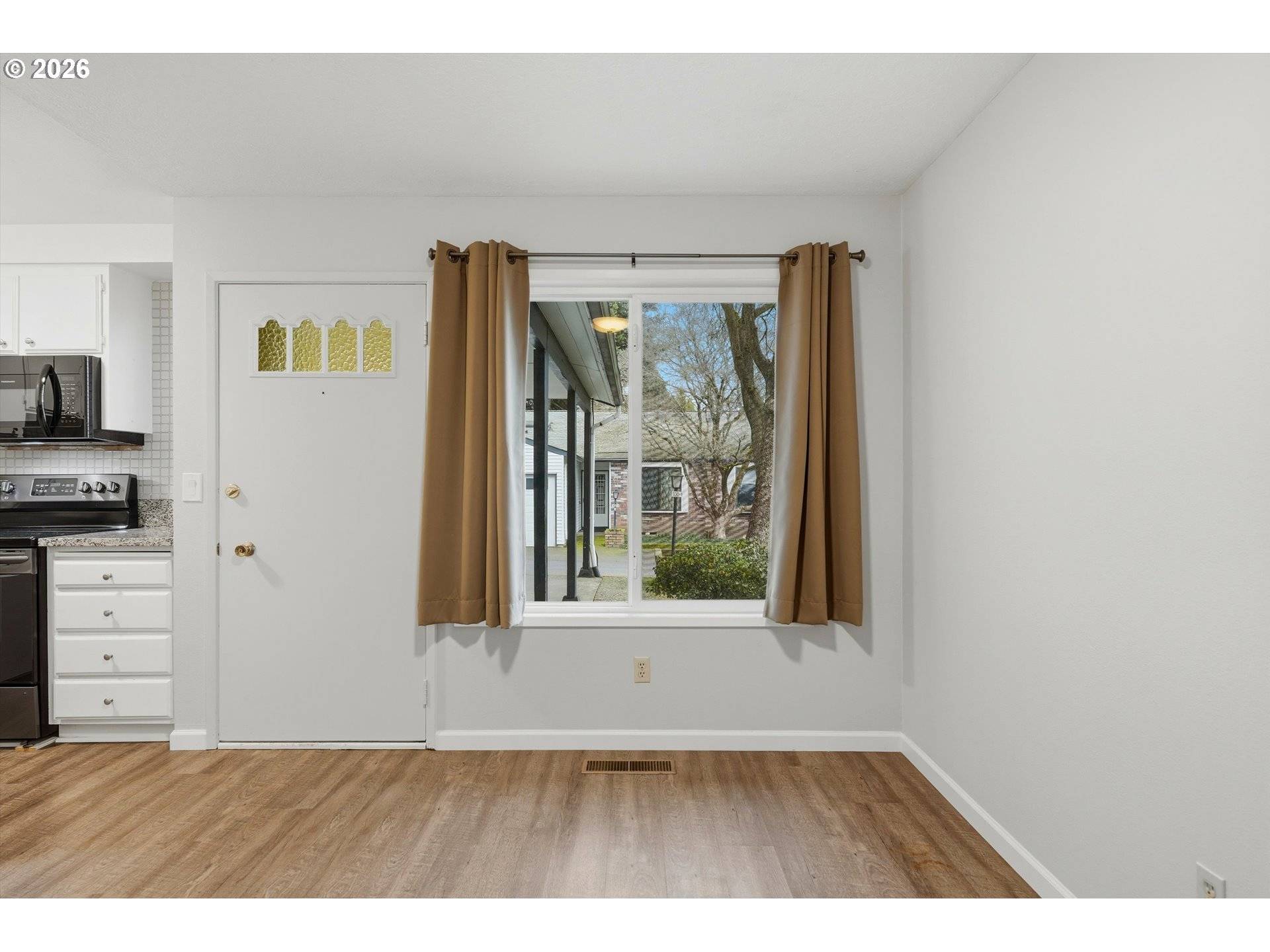 Portland, OR 97215,330 SE 50TH AVE #D1