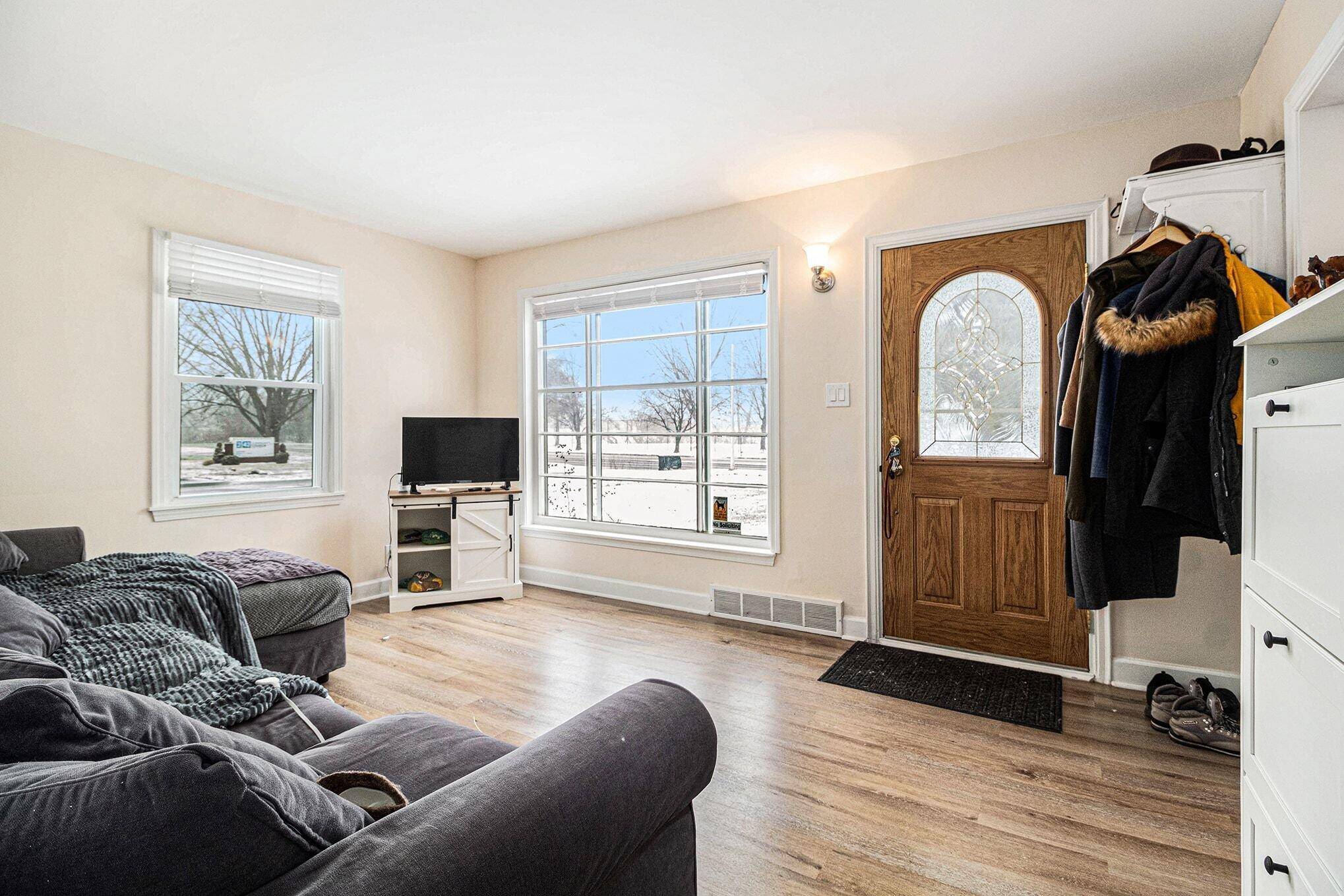 Livonia, MI 48154,35425 5 Mile RD