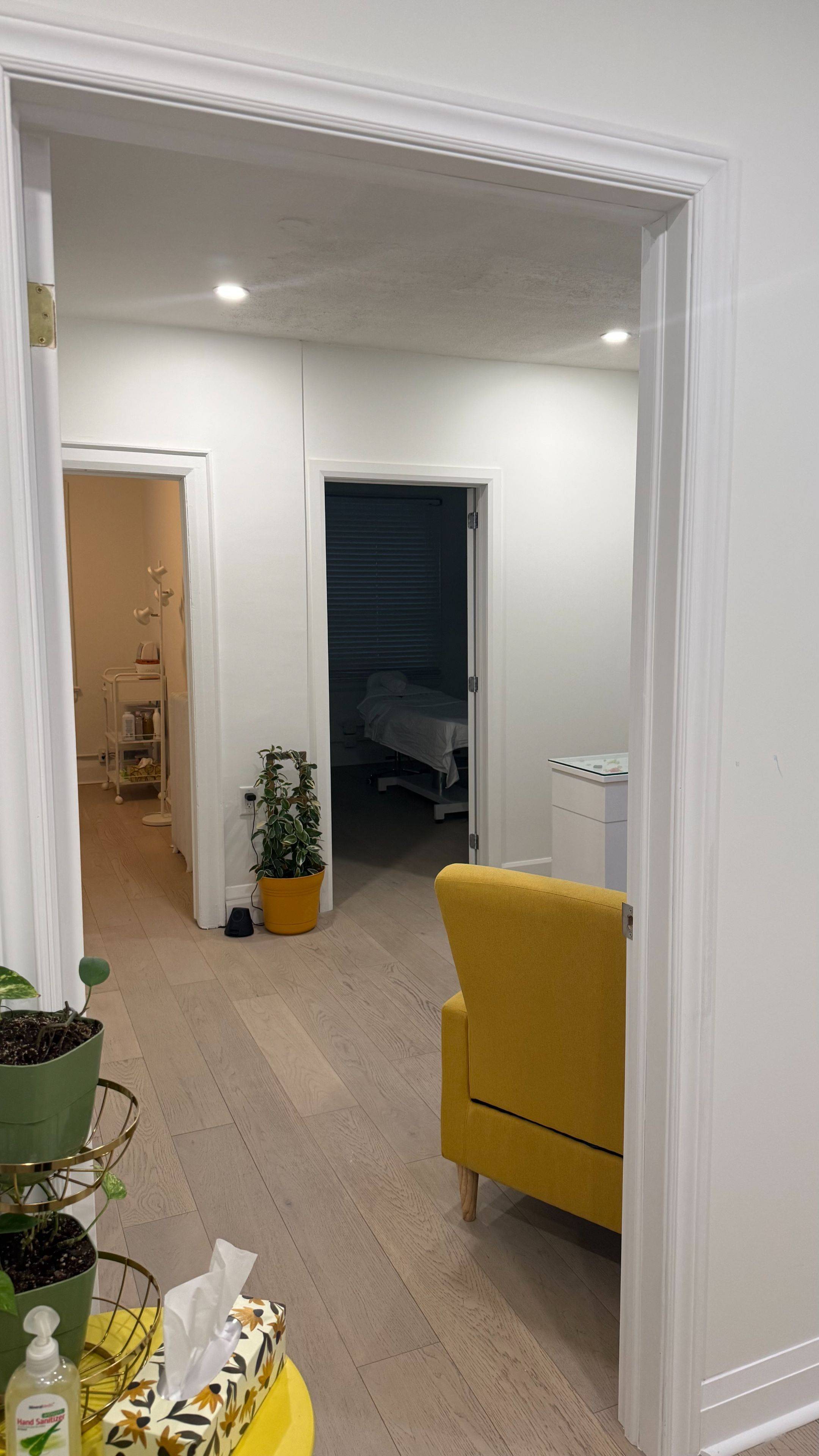 Toronto C03, ON M6C 1B3,728 St Clair AVE W #2nd level