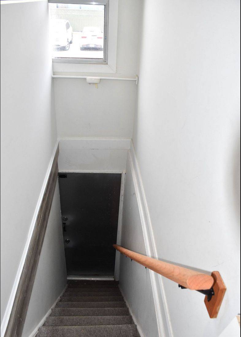 Toronto C03, ON M6C 1B3,728 St Clair AVE W #2nd level