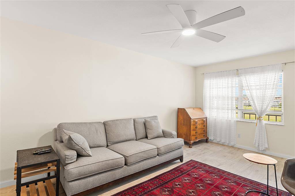 Vero Beach, FL 32962,85 NW Crooked Tree Ln #203