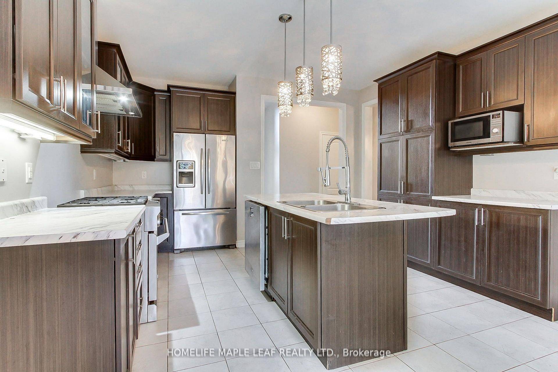 Innisfil, ON L9S 0H1,2180 Dawson CRES