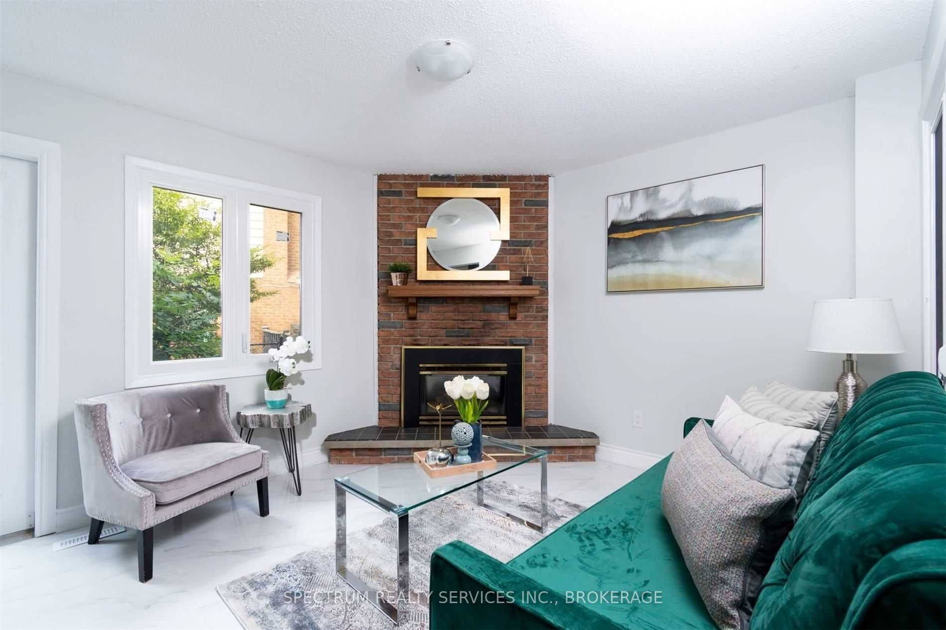 Brampton, ON L6Y 2L7,32 Verity CT #(Upper)