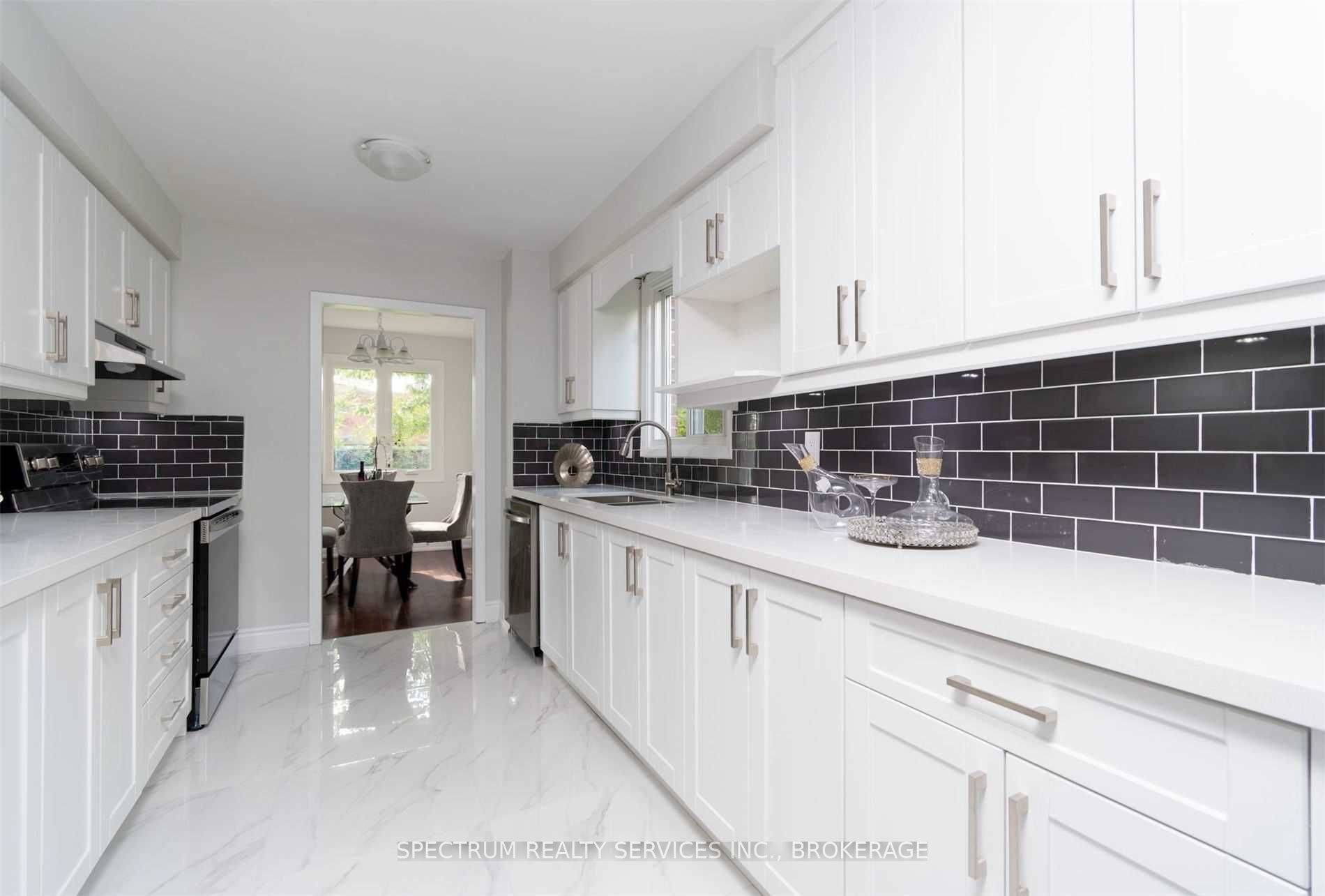 Brampton, ON L6Y 2L7,32 Verity CT #(Upper)