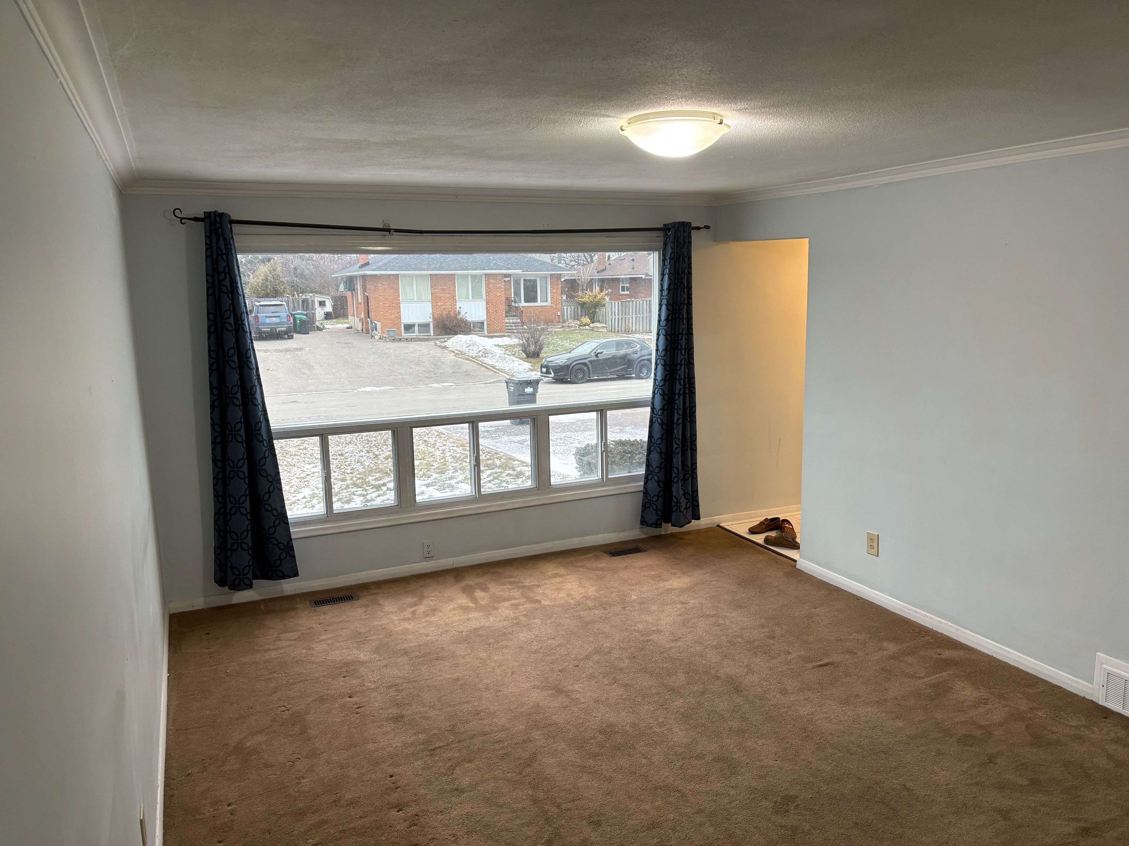 Brampton, ON L6T 1M1,33 Ashwood CRES