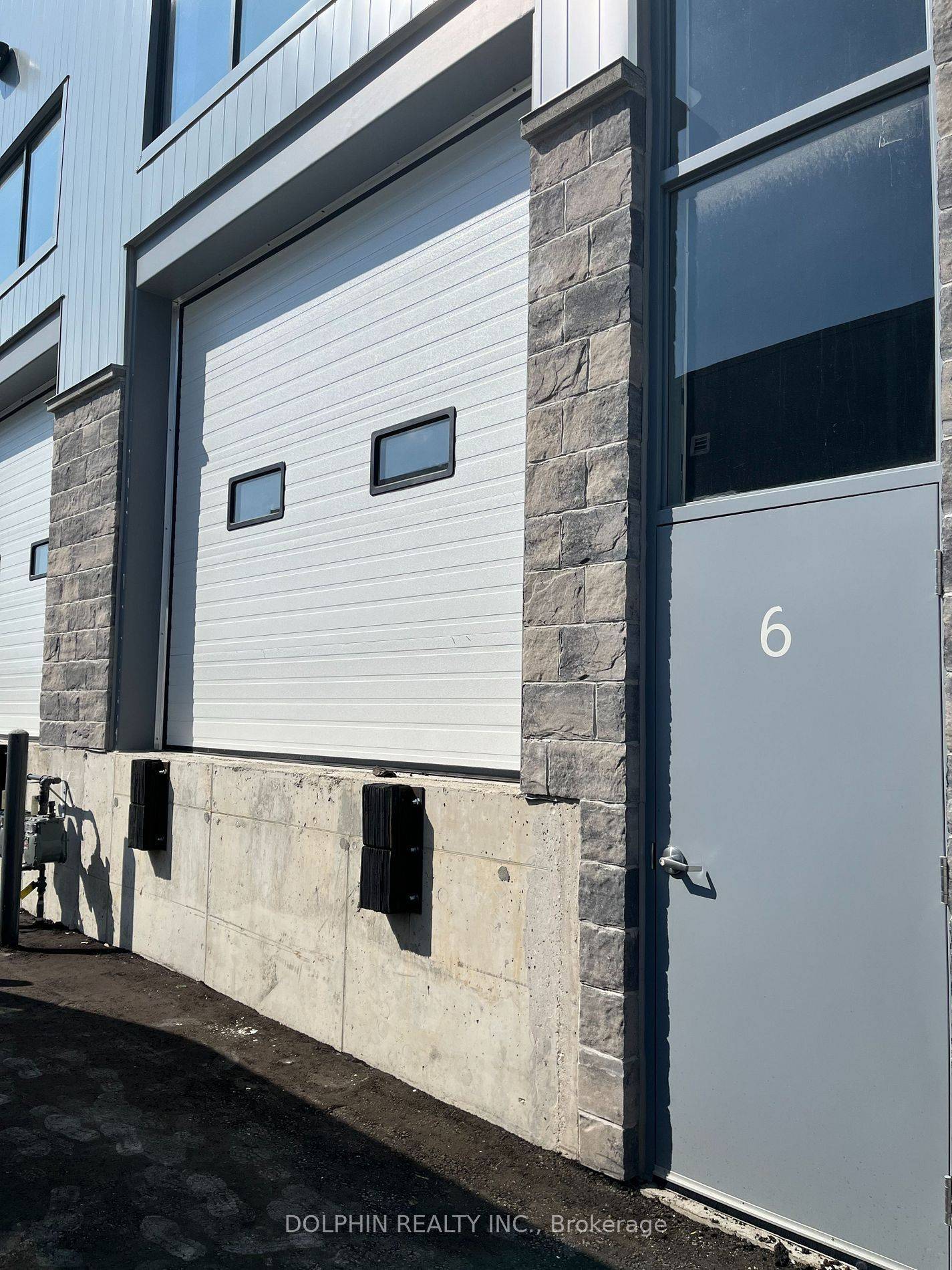 Mississauga, ON L4W 5E1,5266 Solar DR E #B106