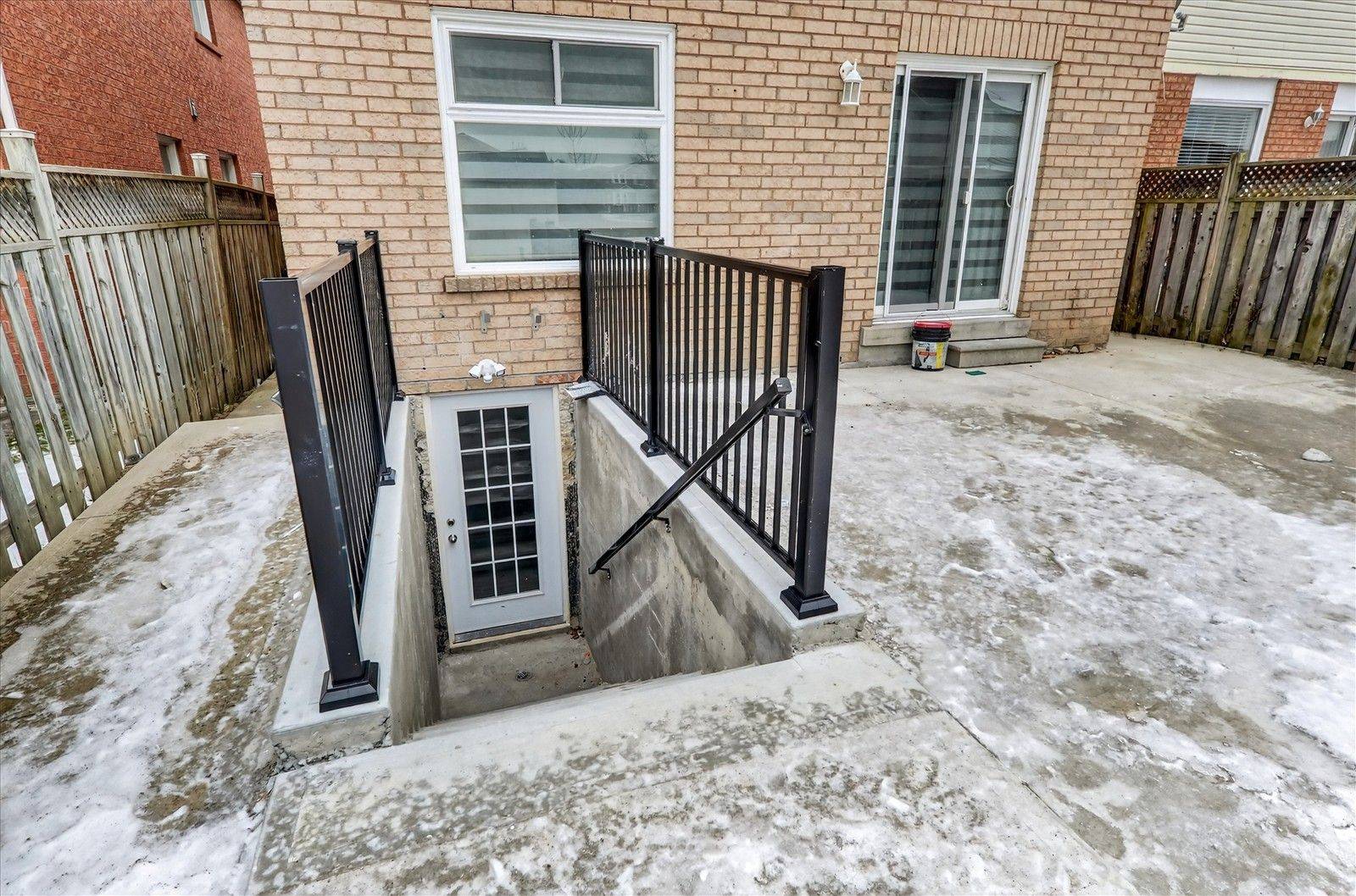 Brampton, ON L6Y 4V7,231 Timberlane DR #BSMT
