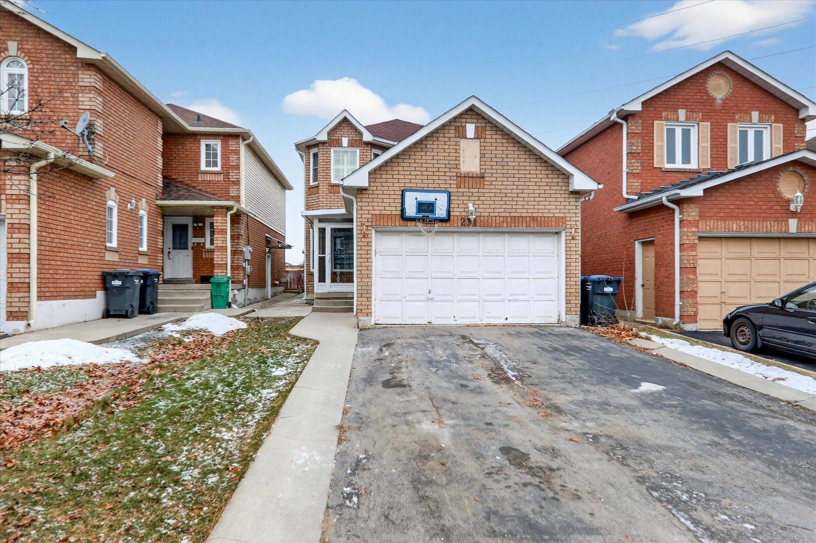 Brampton, ON L6Y 4V7,231 Timberlane DR