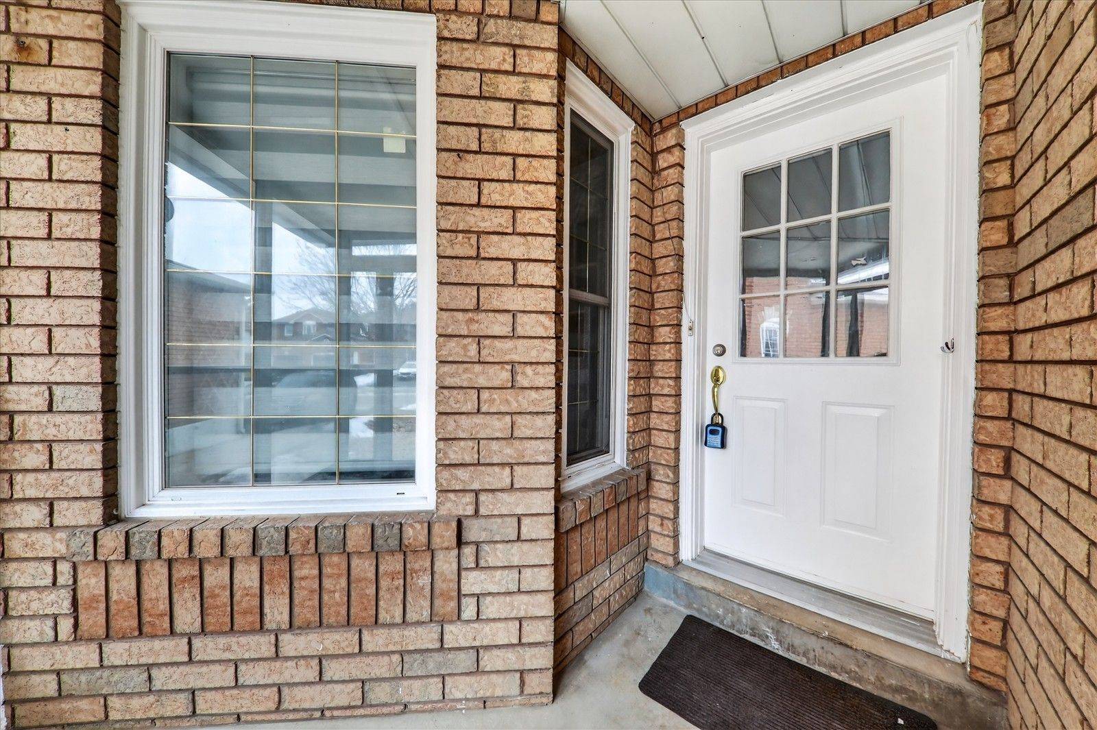 Brampton, ON L6Y 4V7,231 Timberlane DR