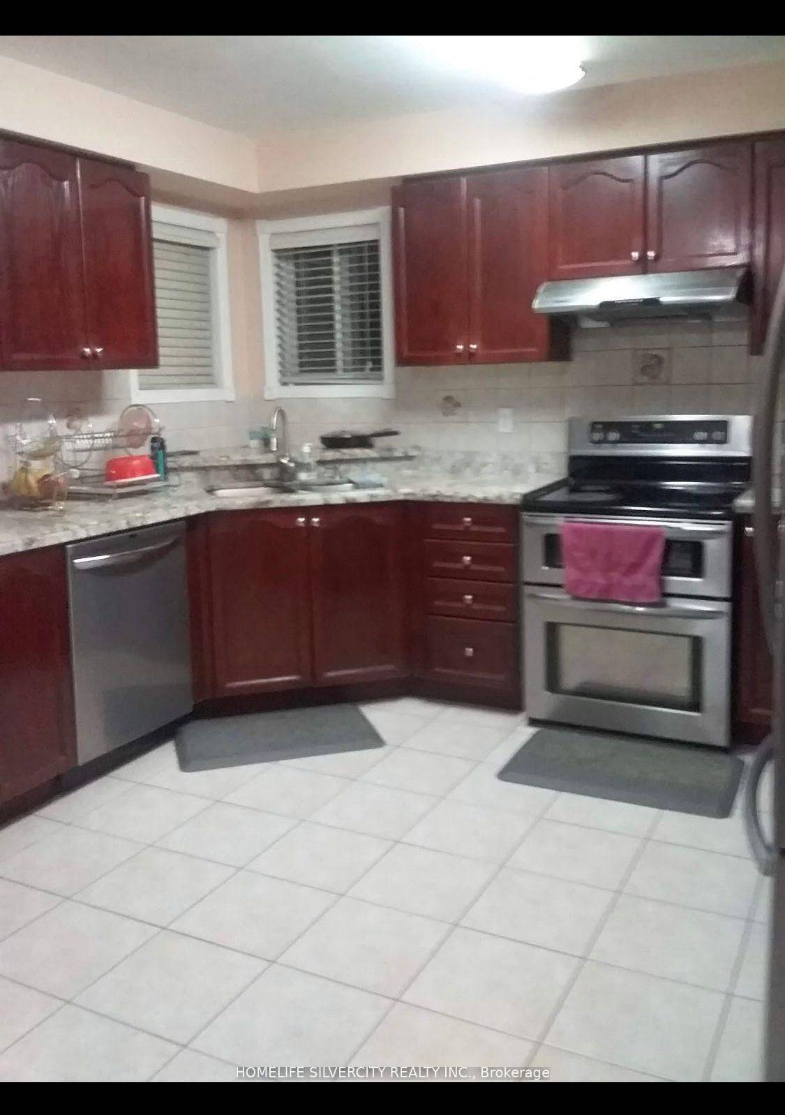 Brampton, ON L7A 2B6,30 Sheepberry TER