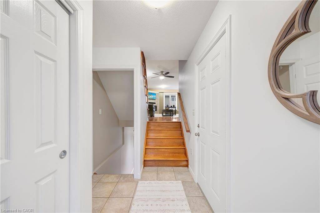 Hamilton, ON L0R 1P0,21 Periwinkle DR