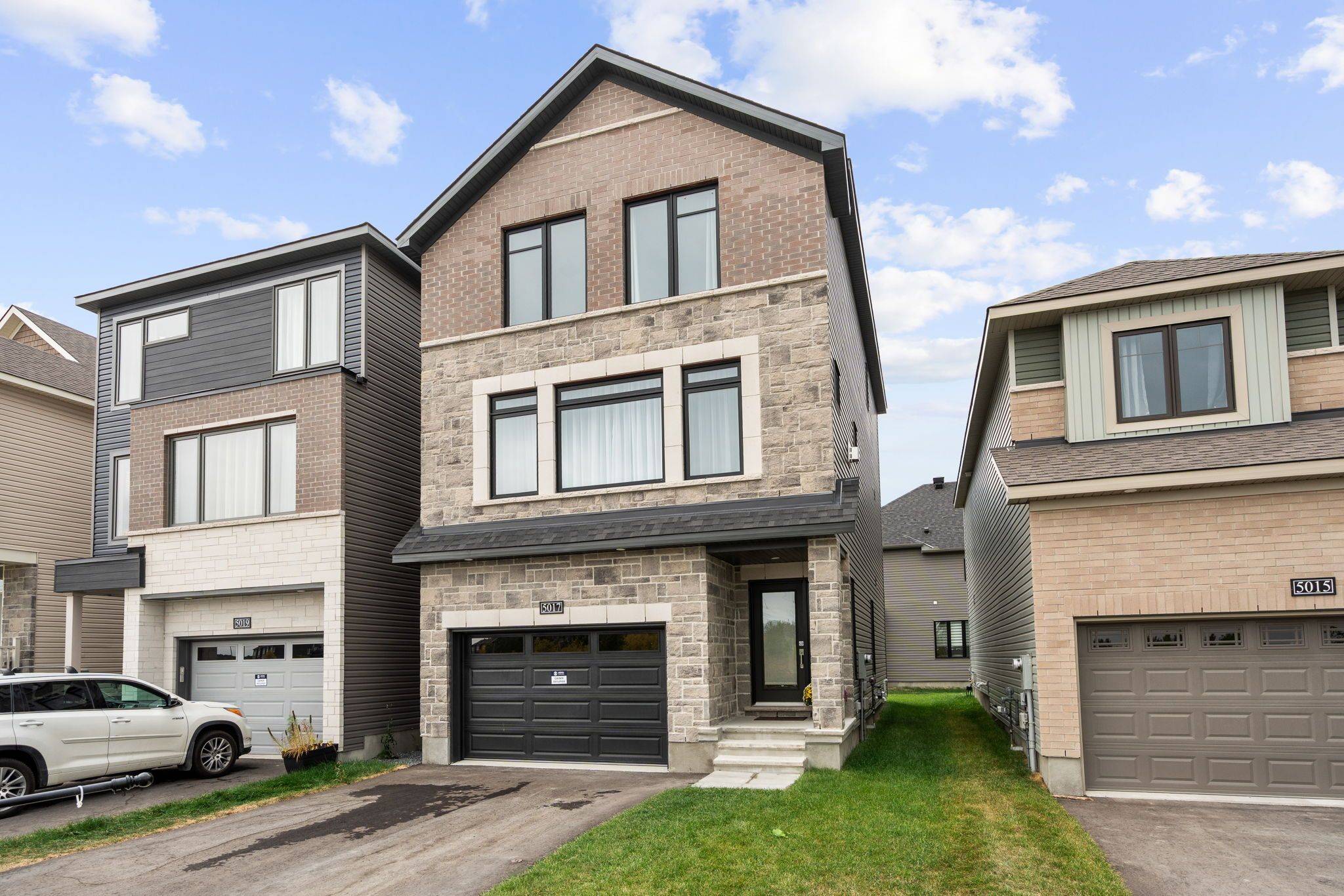 Kanata, ON K2V 0M6,5017 Abbott ST E