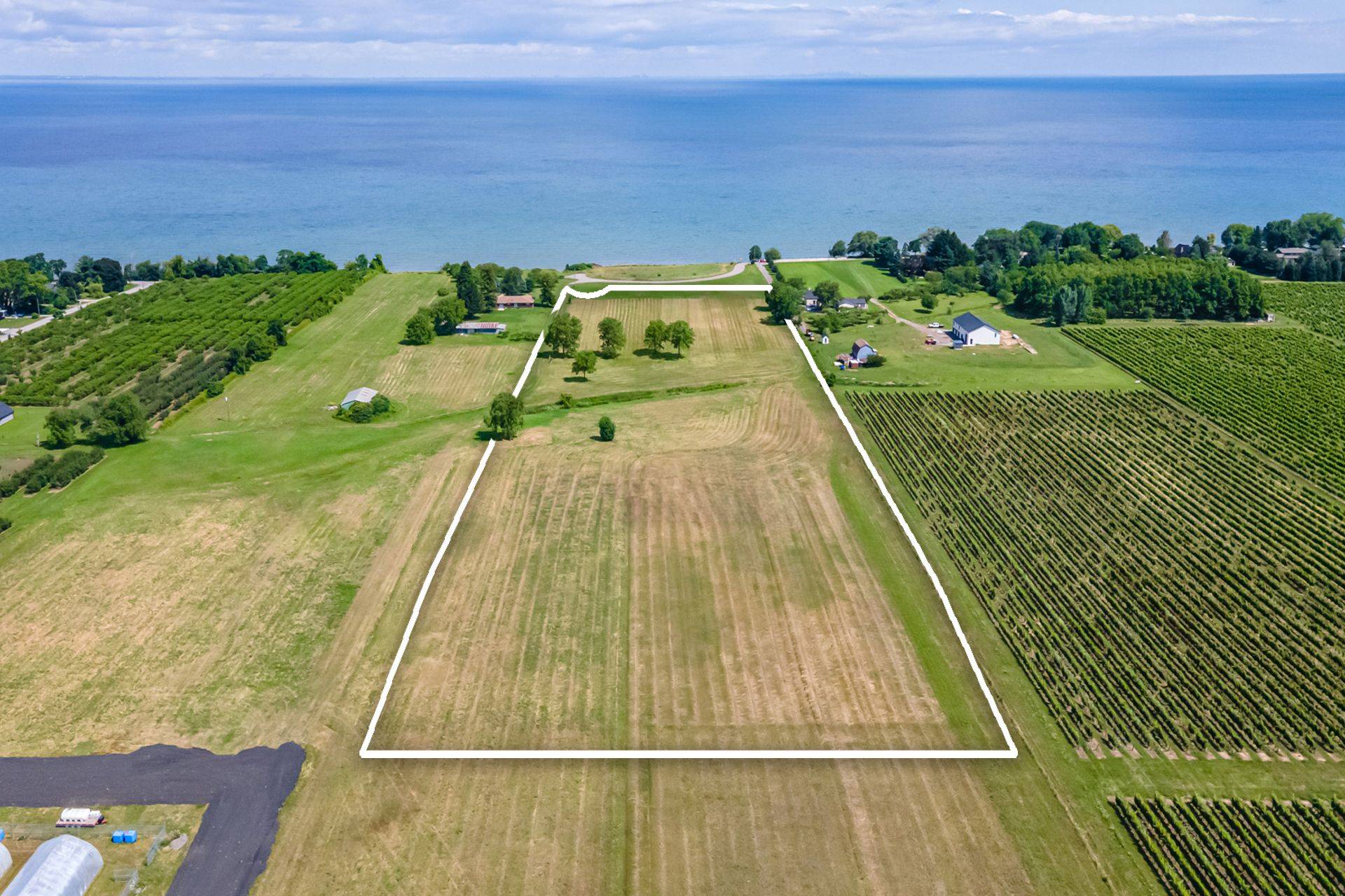 Lincoln, ON L0R 1B1,4558 Lakeside DR