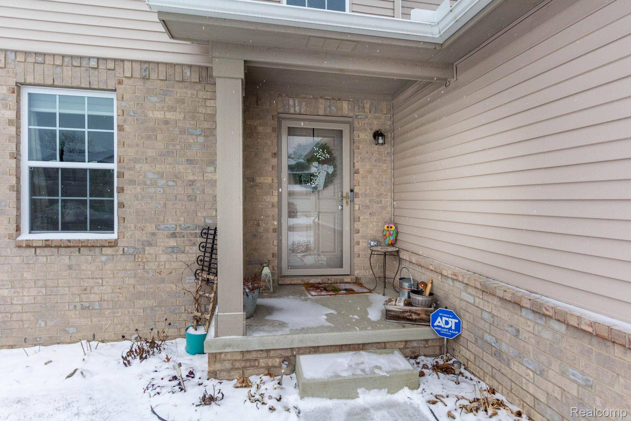 Romulus, MI 48174,16587 Jessica LN