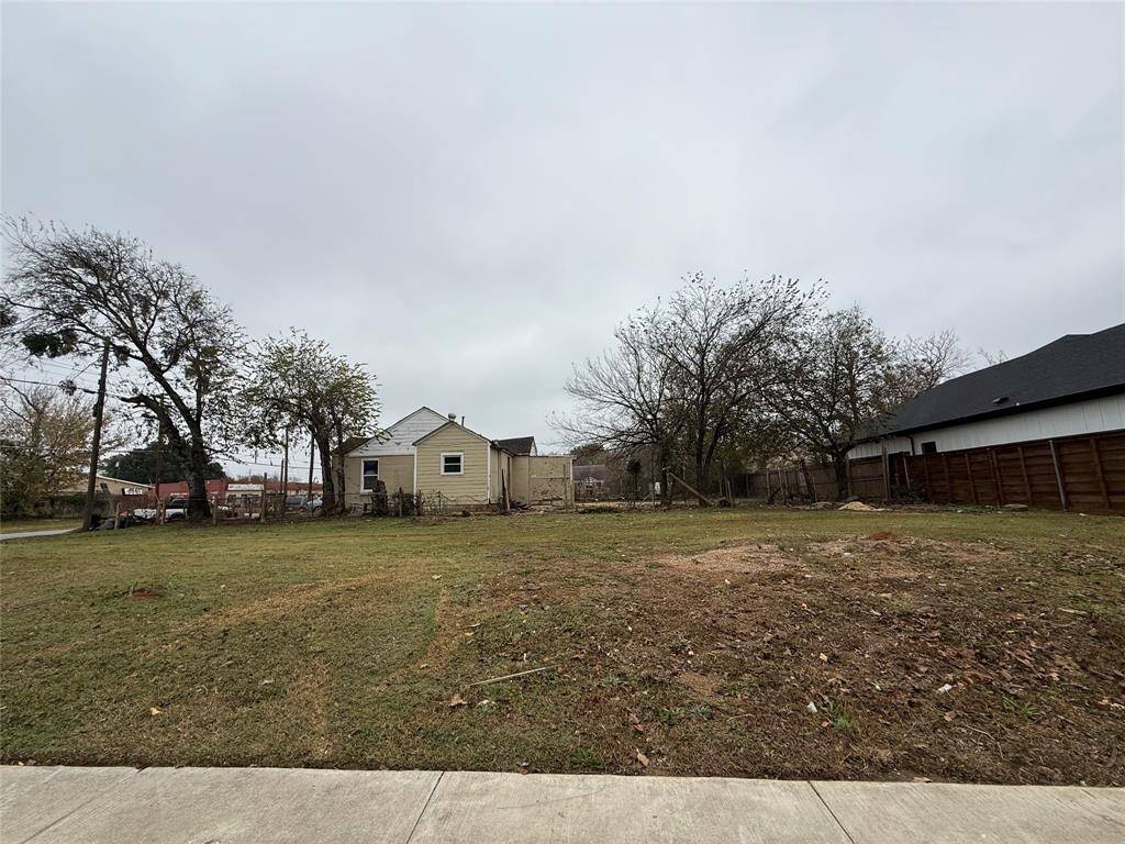 Dallas, TX 75215,4901 Colonial Avenue