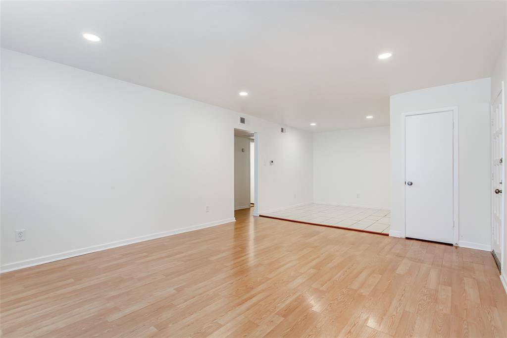 Dallas, TX 75206,6061 Milton Street #231