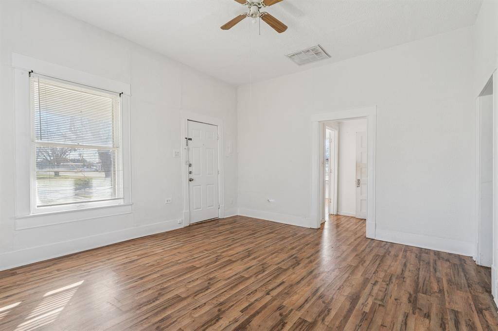 Mesquite, TX 75149,319 Mckinney Street