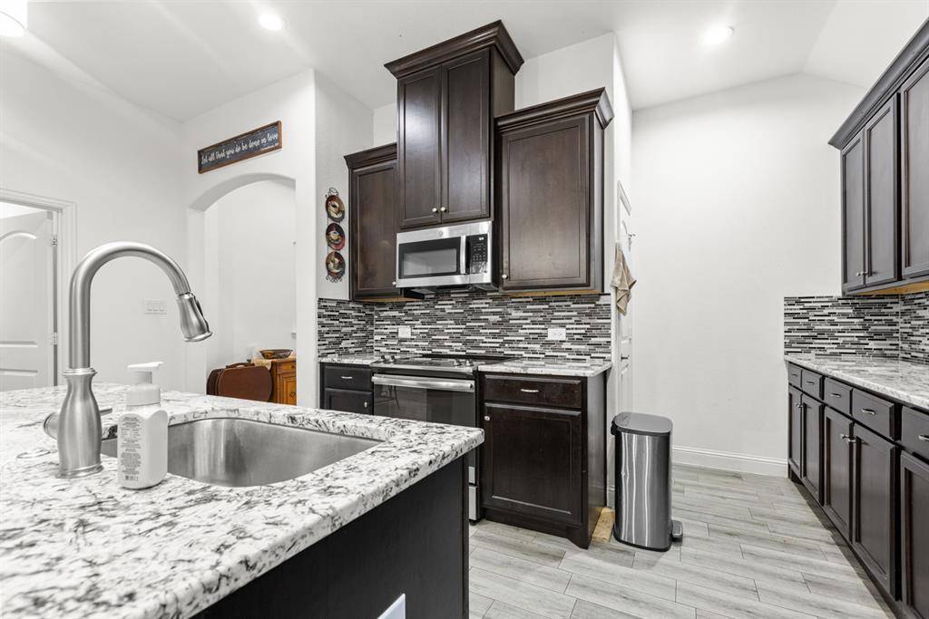 Kaufman, TX 75142,9689 County Road 4116