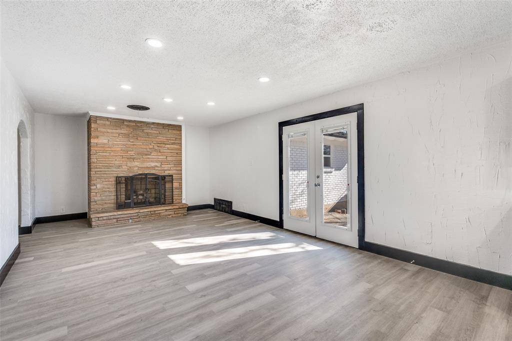 Fort Worth, TX 76112,5824 yolanda Drive