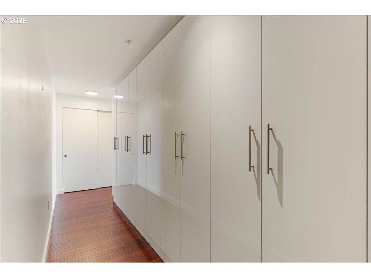 Portland, OR 97209,1926 W BURNSIDE ST #301