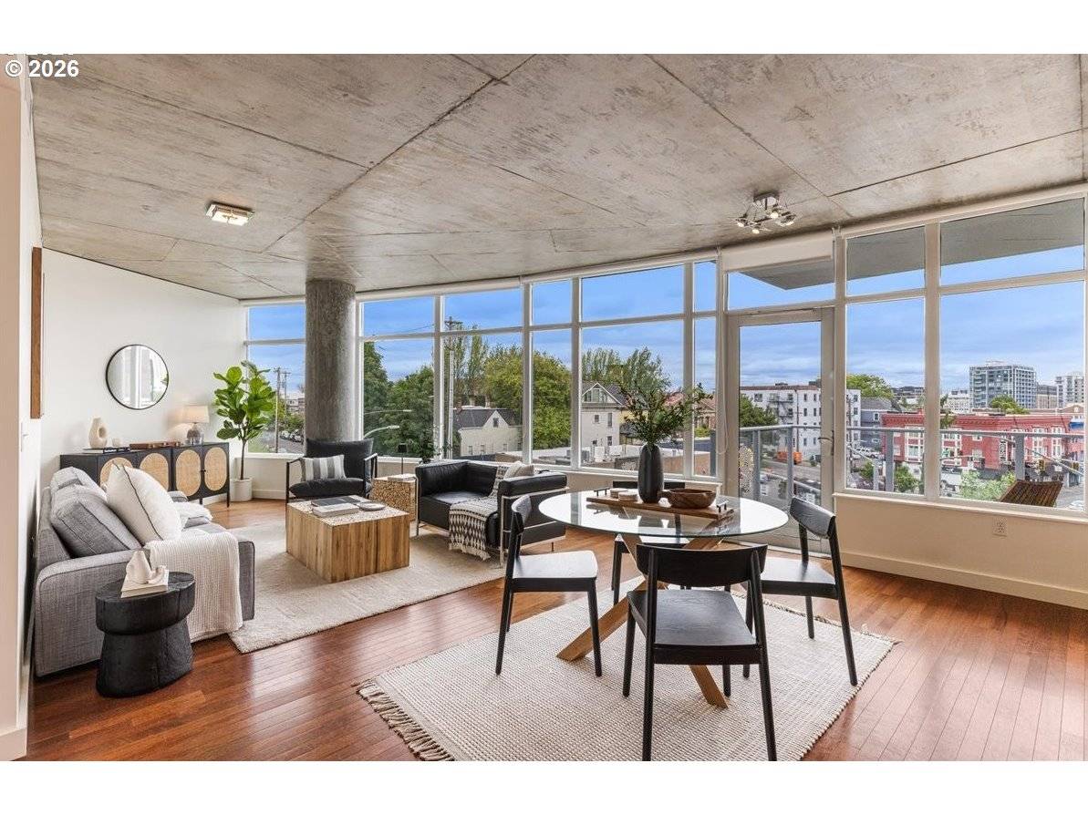 Portland, OR 97209,1926 W BURNSIDE ST #301