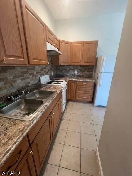 Butler Boro, NJ 07405,216 Main St #2