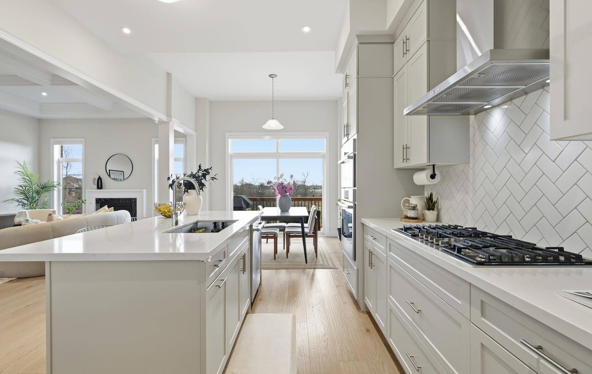 Whitby, ON L1P 1Y4,7 Spring Garden CT