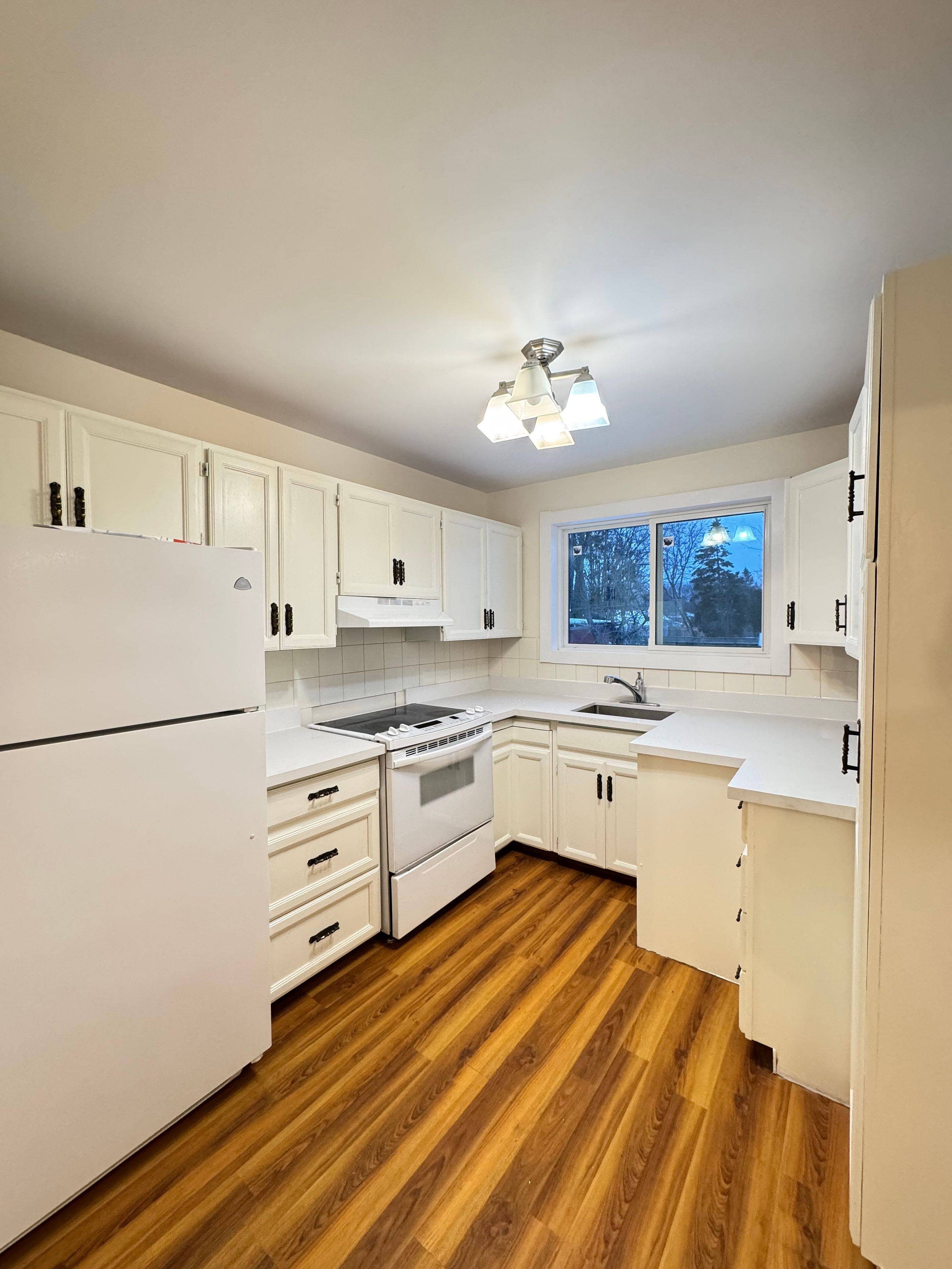 Richmond Hill, ON L4C 2S4,410 Becker RD N #Main Floor